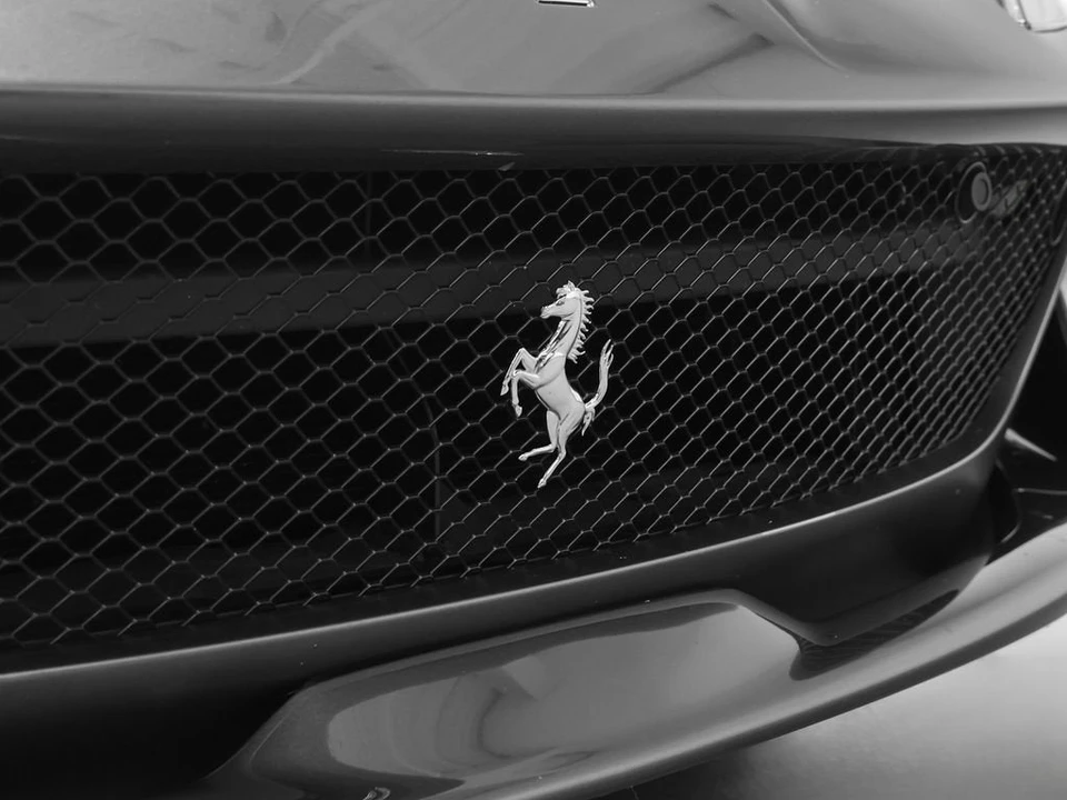 2019 Ferrari 812 Superfast - Image 10 of 31