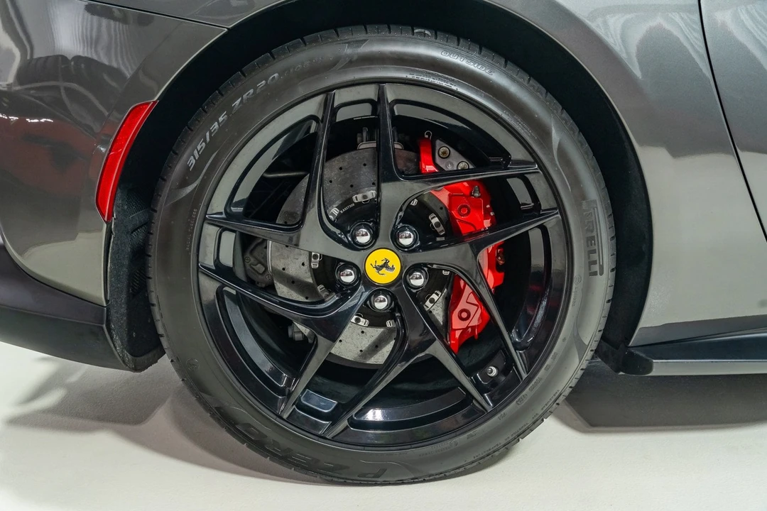 2019 Ferrari 812 Superfast - Image 15 of 31