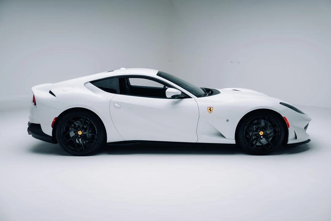2019 Ferrari 812 Superfast - Image 10 of 31