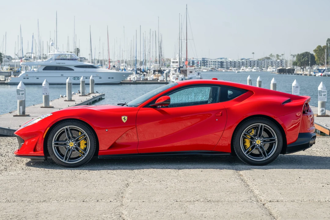 2019 Ferrari 812 Superfast - Image 9 of 31