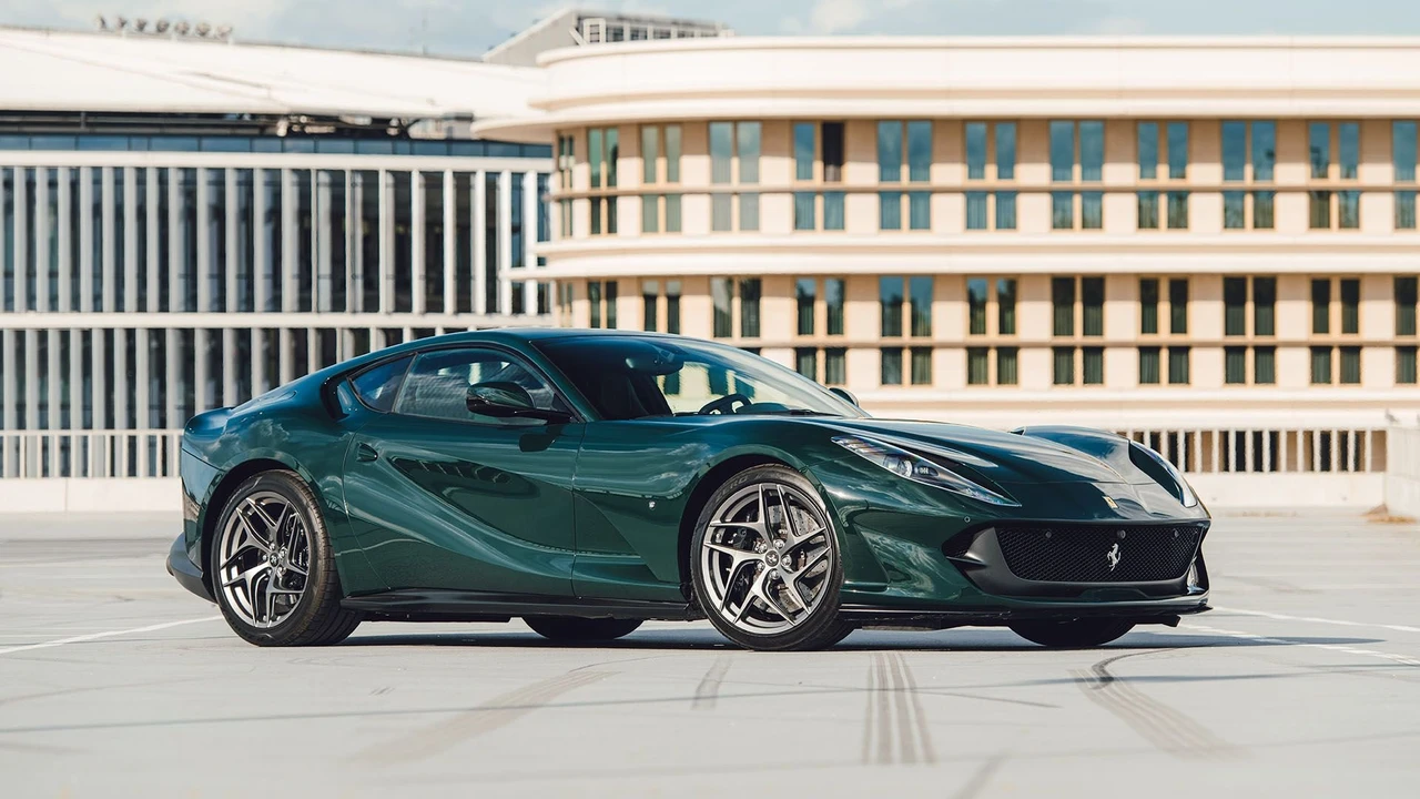 2019 Ferrari 812 Superfast - Image 10 of 31