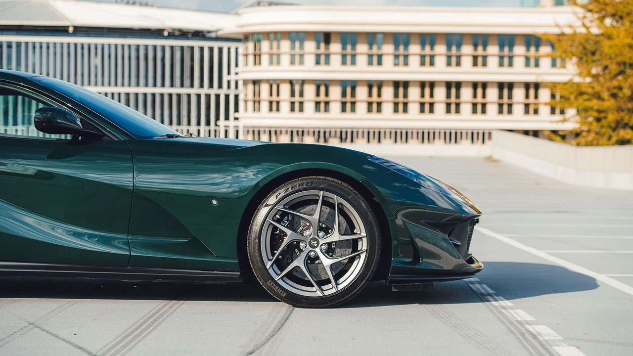 2019 Ferrari 812 Superfast - Image 29 of 31
