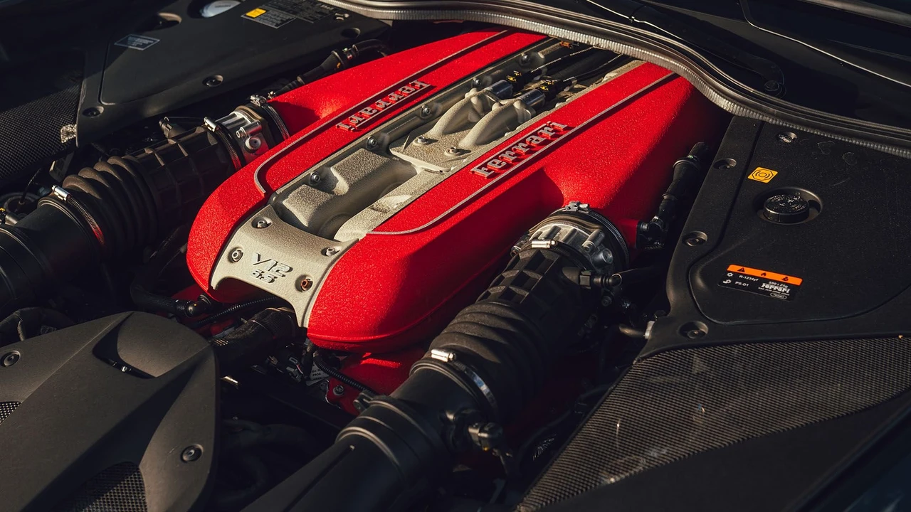 2019 Ferrari 812 Superfast - Image 7 of 31