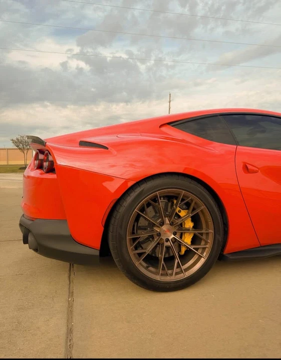 2019 Ferrari 812 Superfast - Image 6 of 7
