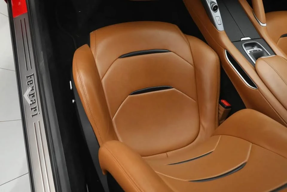 2019 Ferrari GTC4Lusso - Image 7 of 9