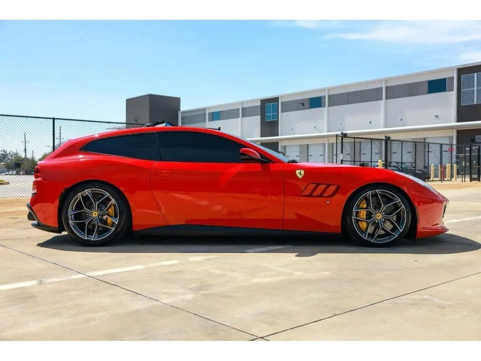2019 Ferrari GTC4Lusso - Image 14 of 19