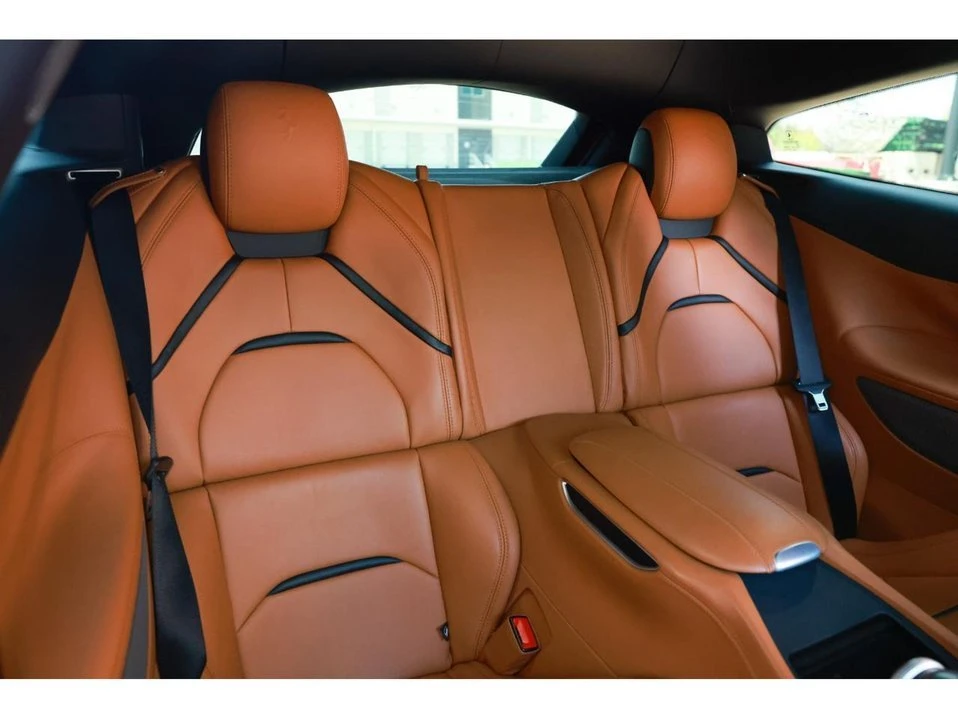2019 Ferrari GTC4Lusso - Image 15 of 19