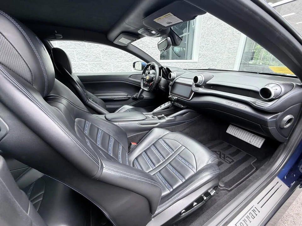 2019 Ferrari GTC4Lusso - Image 28 of 31