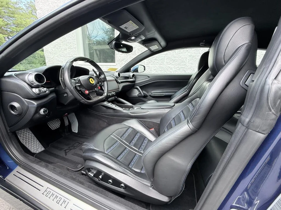 2019 Ferrari GTC4Lusso - Image 16 of 31