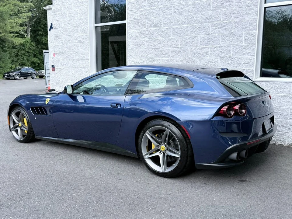 2019 Ferrari GTC4Lusso - Image 5 of 31