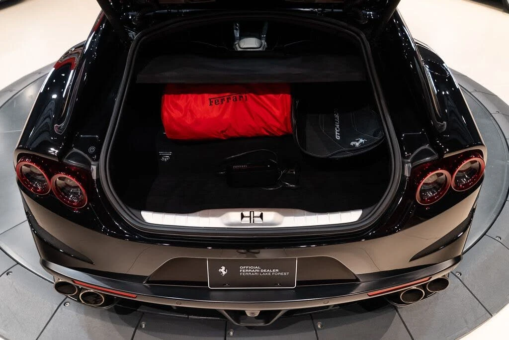 2019 Ferrari GTC4Lusso - Image 17 of 31