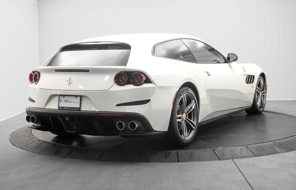 2019 Ferrari GTC4Lusso - Image 7 of 31