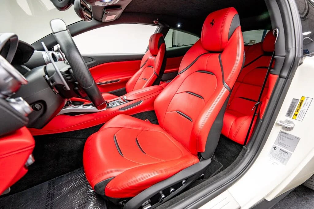 2019 Ferrari GTC4Lusso - Image 13 of 31