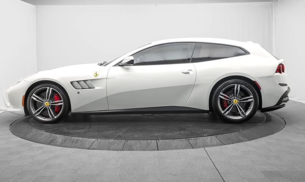 2019 Ferrari GTC4Lusso - Image 4 of 31