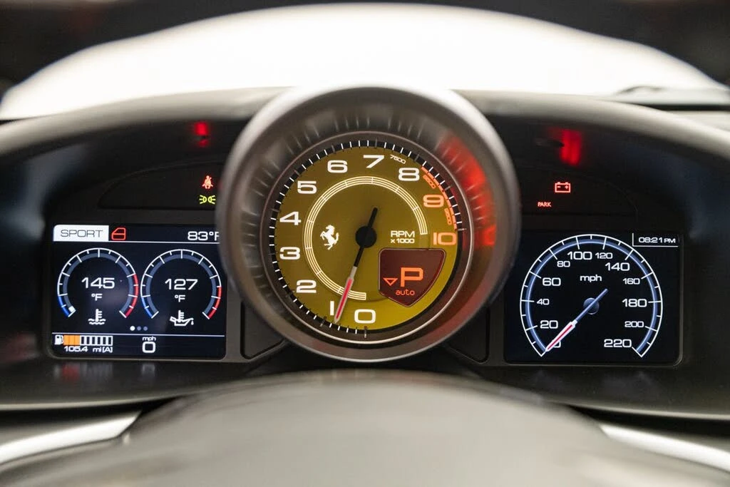 2019 Ferrari GTC4Lusso - Image 26 of 31