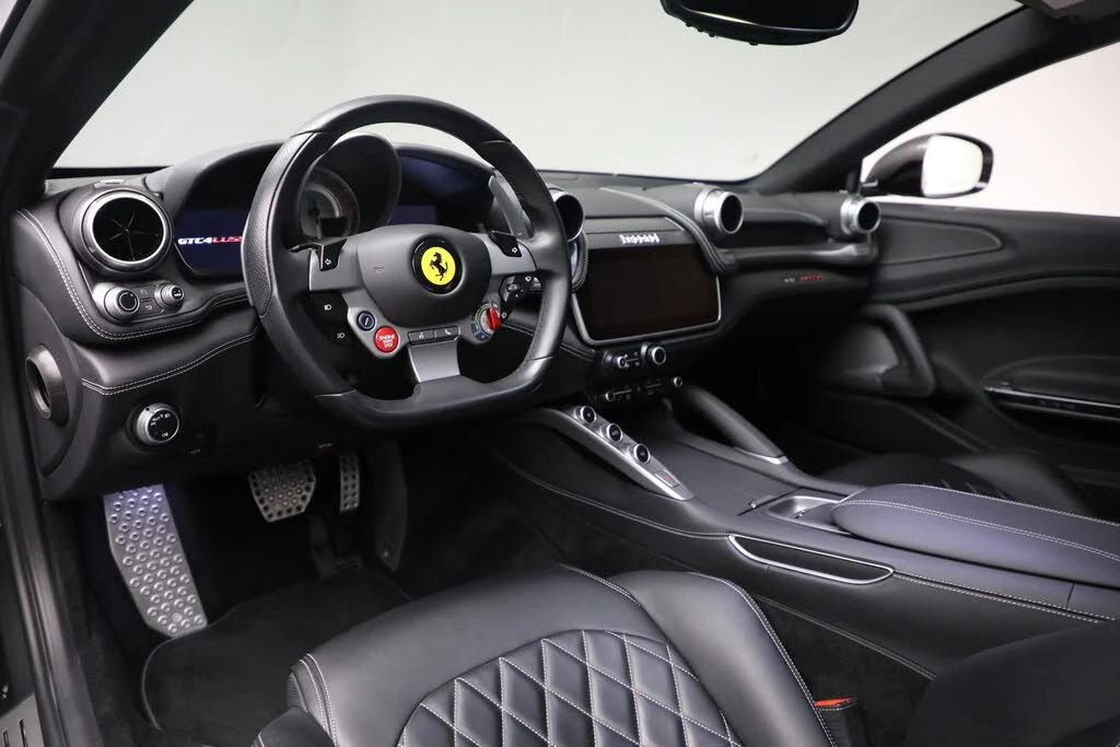 2019 Ferrari GTC4Lusso - Image 14 of 25