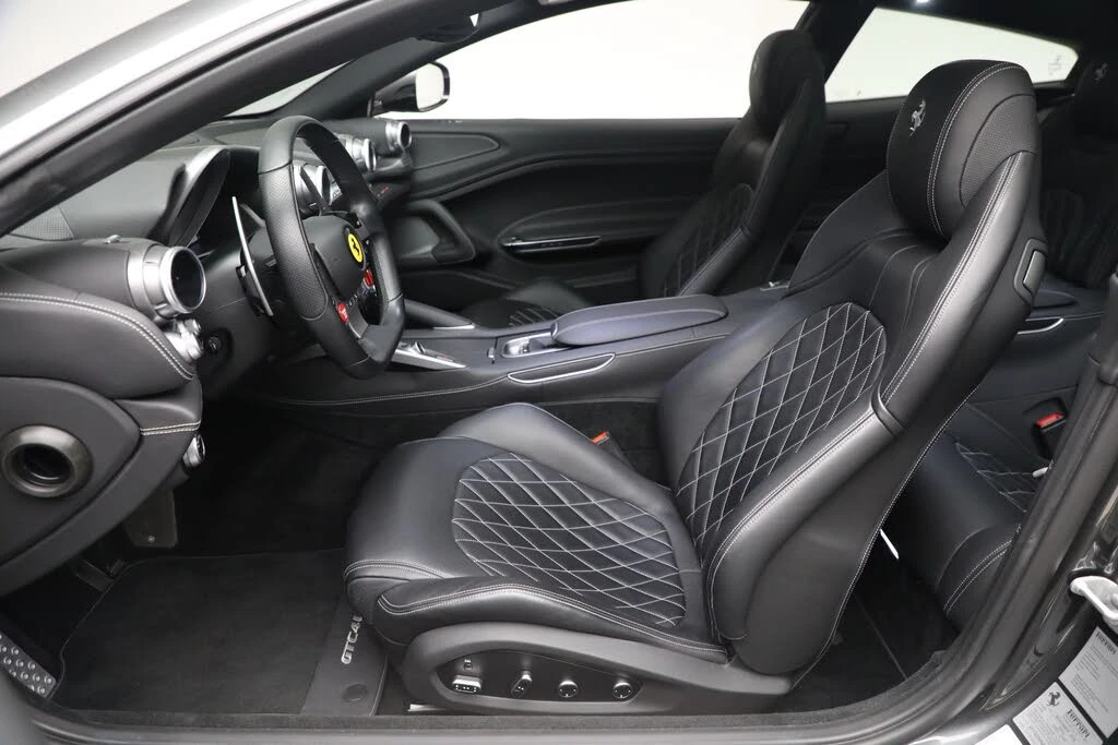 2019 Ferrari GTC4Lusso - Image 15 of 25