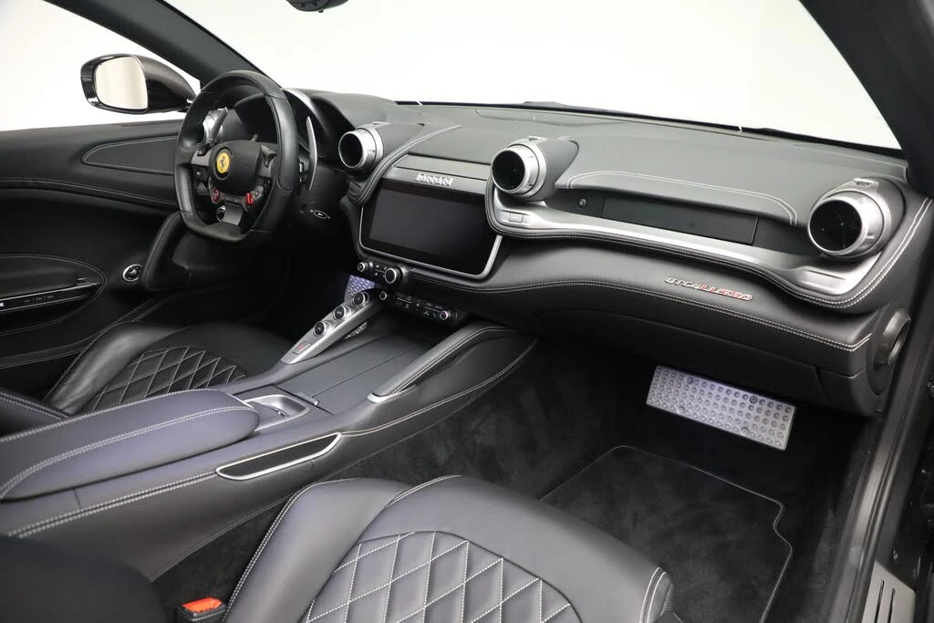 2019 Ferrari GTC4Lusso - Image 18 of 25