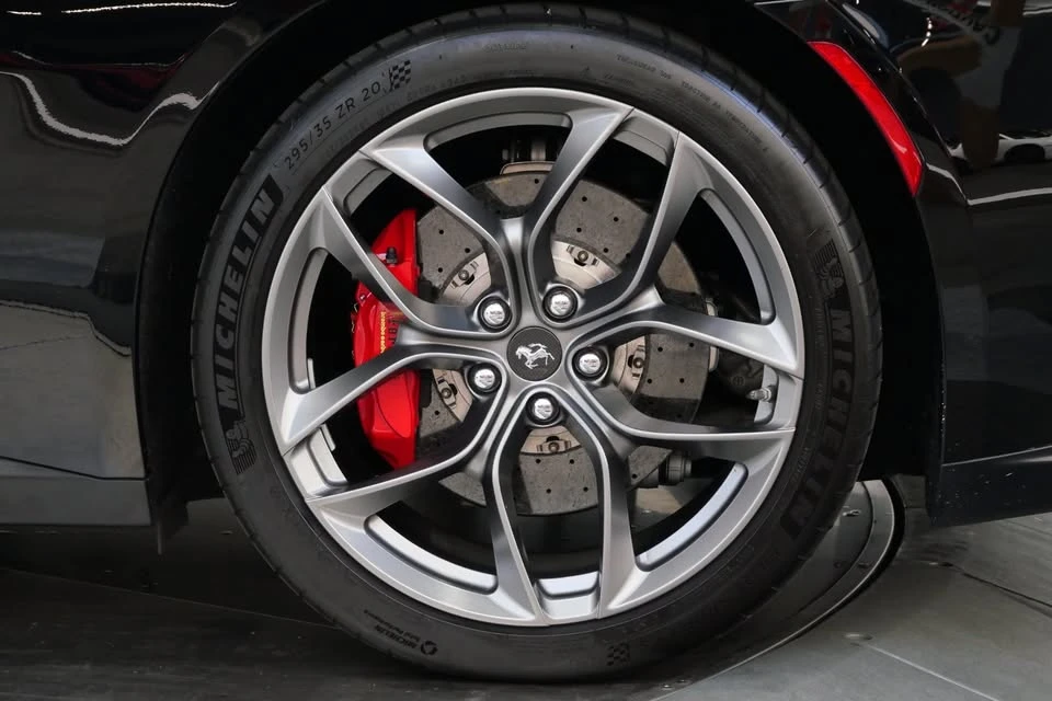 2019 Ferrari GTC4Lusso T - Image 7 of 15