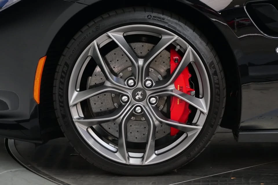 2019 Ferrari GTC4Lusso T - Image 6 of 15