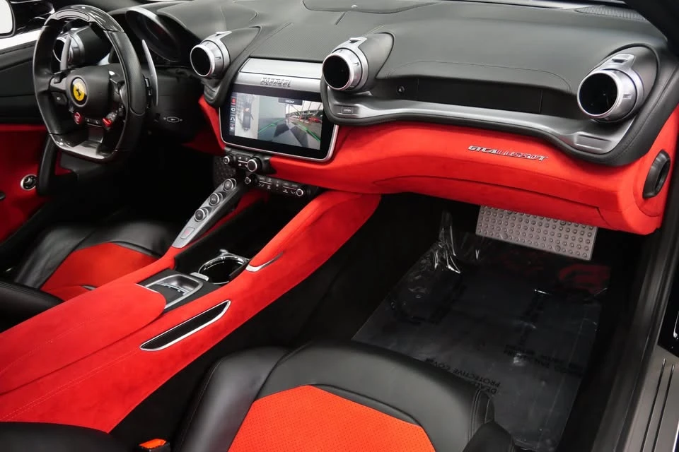 2019 Ferrari GTC4Lusso T - Image 10 of 15
