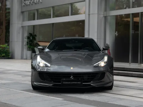 2019 Ferrari GTC4Lusso T