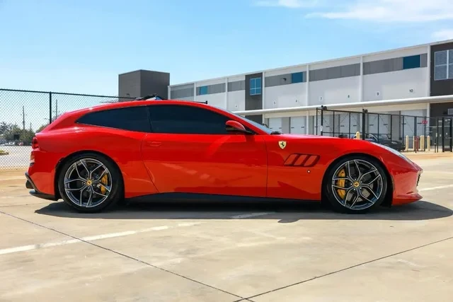 2019 Ferrari GTC4Lusso - Image 15 of 19