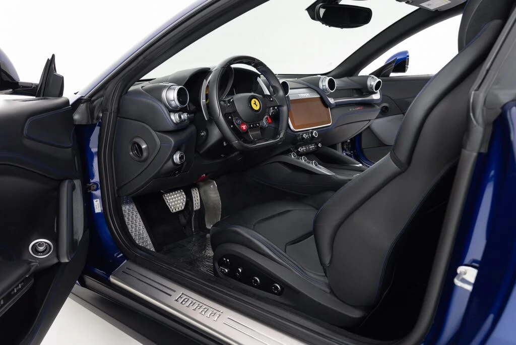 2019 Ferrari GTC4Lusso T - Image 15 of 31