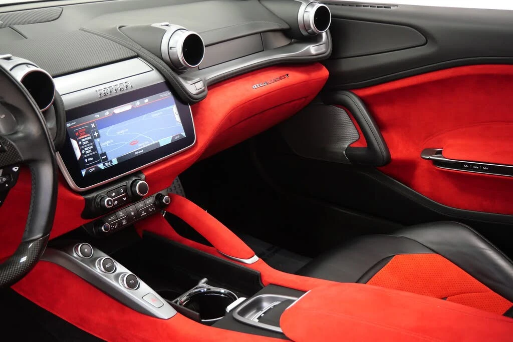 2019 Ferrari GTC4Lusso T - Image 28 of 31