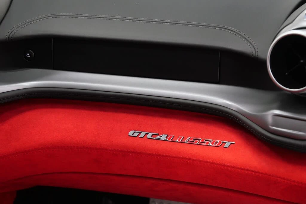 2019 Ferrari GTC4Lusso T - Image 17 of 31