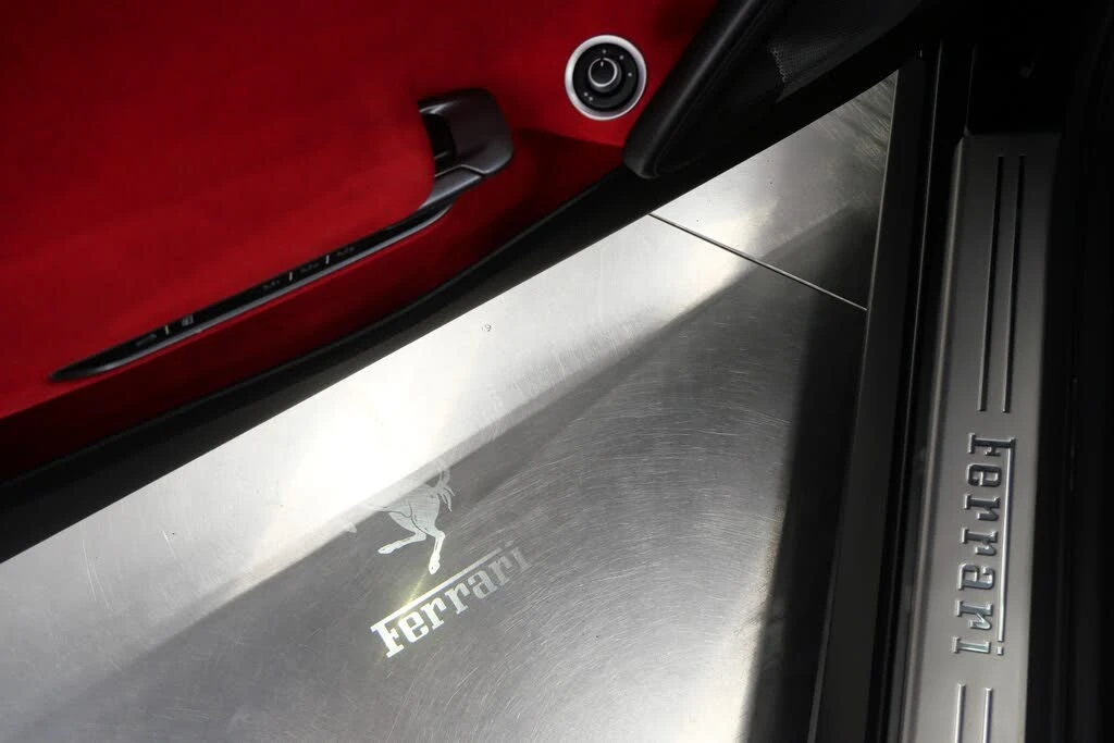 2019 Ferrari GTC4Lusso T - Image 26 of 31