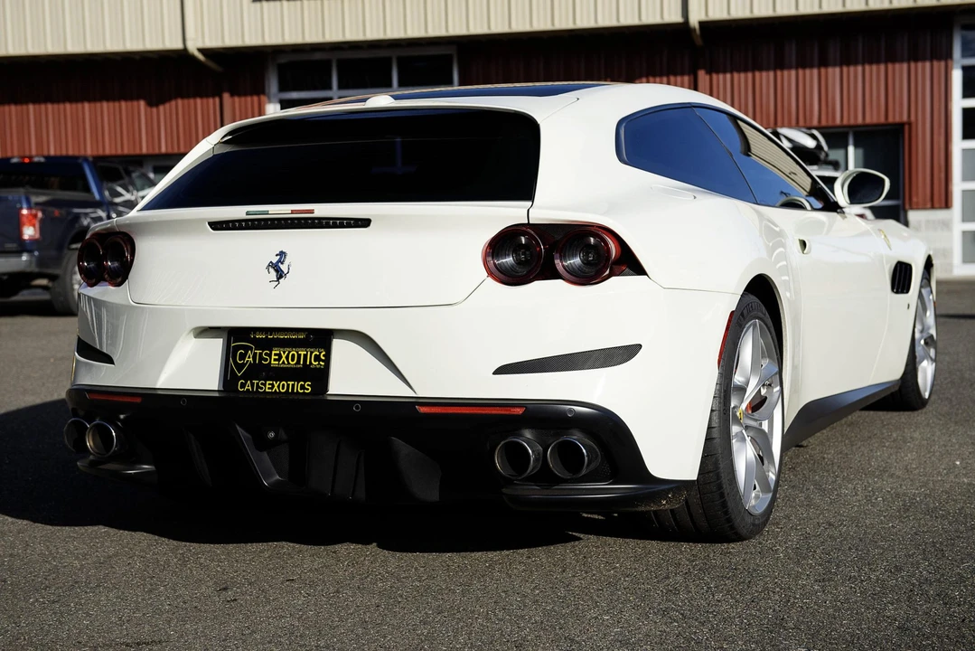2019 Ferrari GTC4Lusso T - Image 10 of 31