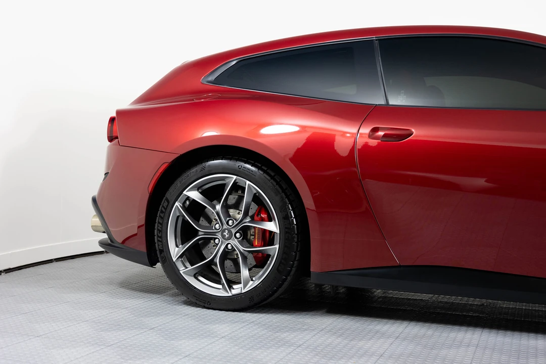 2019 Ferrari GTC4Lusso T - Image 24 of 31