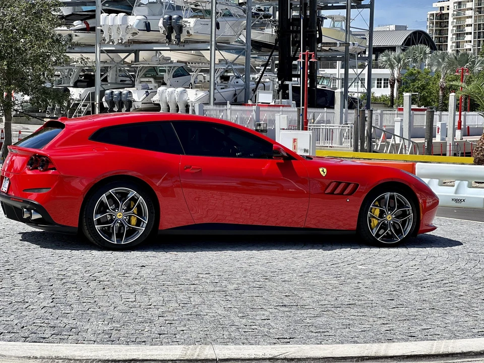 2019 Ferrari GTC4Lusso T - Image 19 of 31