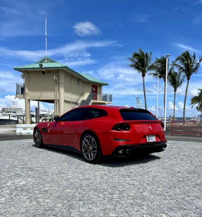 2019 Ferrari GTC4Lusso T - Image 15 of 31