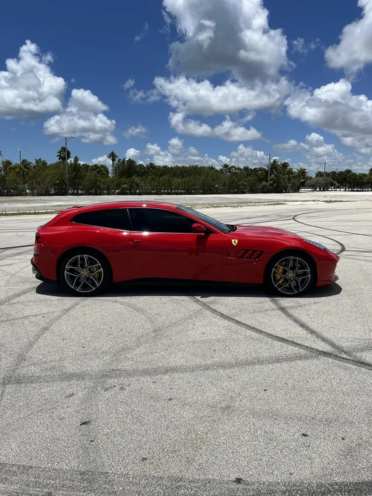 2019 Ferrari GTC4Lusso T - Image 9 of 31