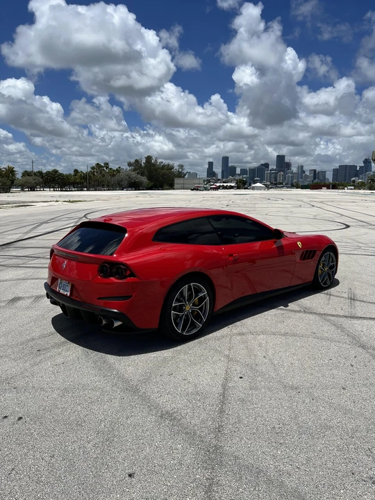 2019 Ferrari GTC4Lusso T - Image 10 of 31
