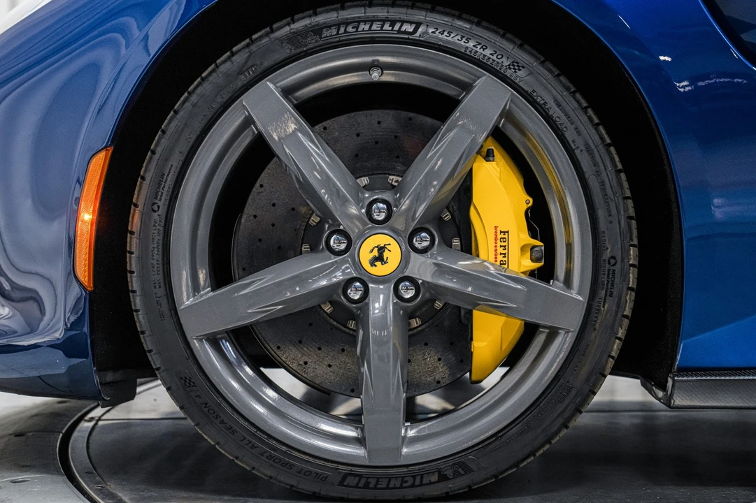 2019 Ferrari GTC4Lusso - Image 10 of 12