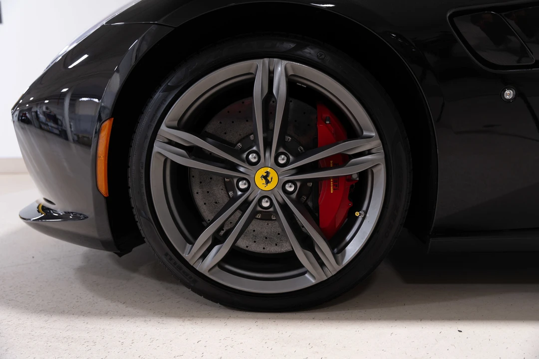2019 Ferrari GTC4Lusso - Image 11 of 31