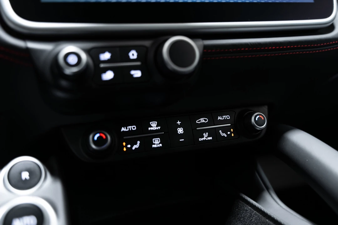 2019 Ferrari GTC4Lusso - Image 28 of 31
