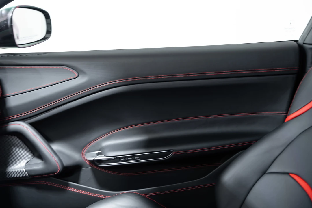 2019 Ferrari GTC4Lusso - Image 23 of 31