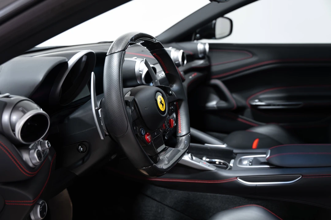2019 Ferrari GTC4Lusso - Image 24 of 31
