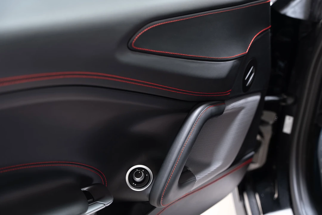 2019 Ferrari GTC4Lusso - Image 17 of 31