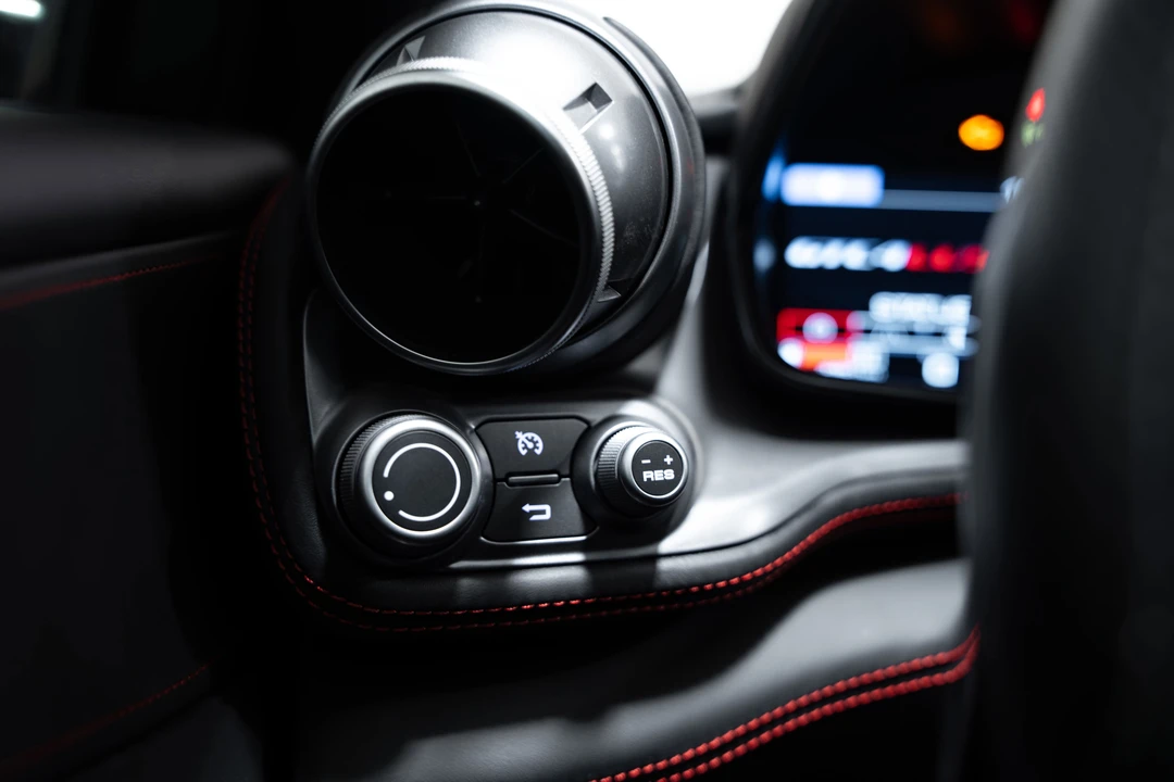 2019 Ferrari GTC4Lusso - Image 26 of 31