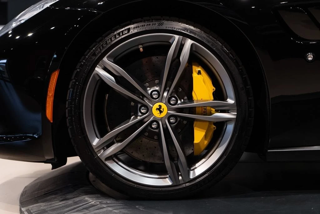 2019 Ferrari GTC4Lusso - Image 13 of 31