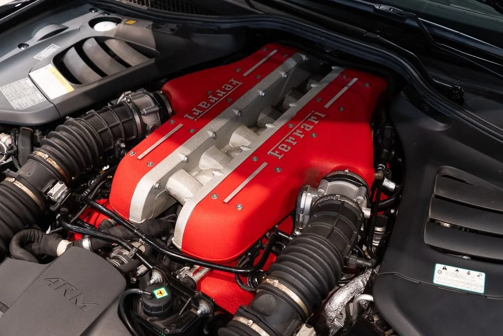 2019 Ferrari GTC4Lusso - Image 25 of 31