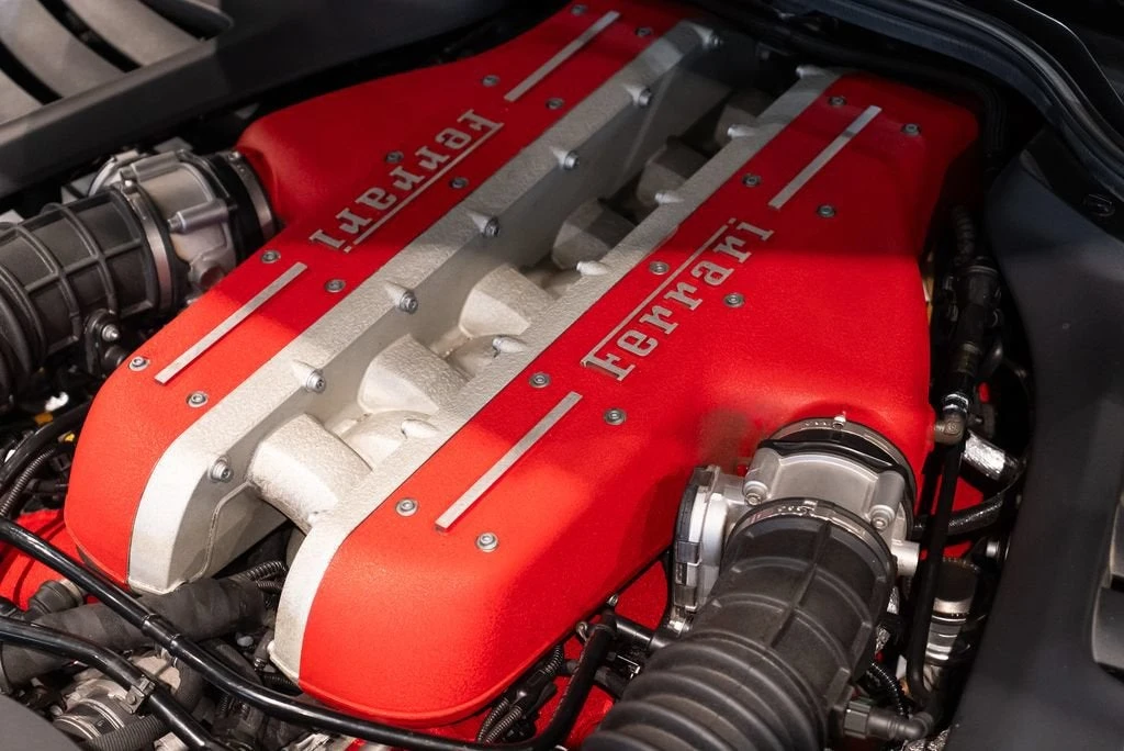 2019 Ferrari GTC4Lusso - Image 26 of 31