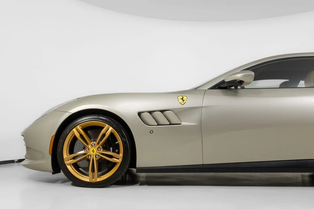 2019 Ferrari GTC4Lusso - Image 12 of 21
