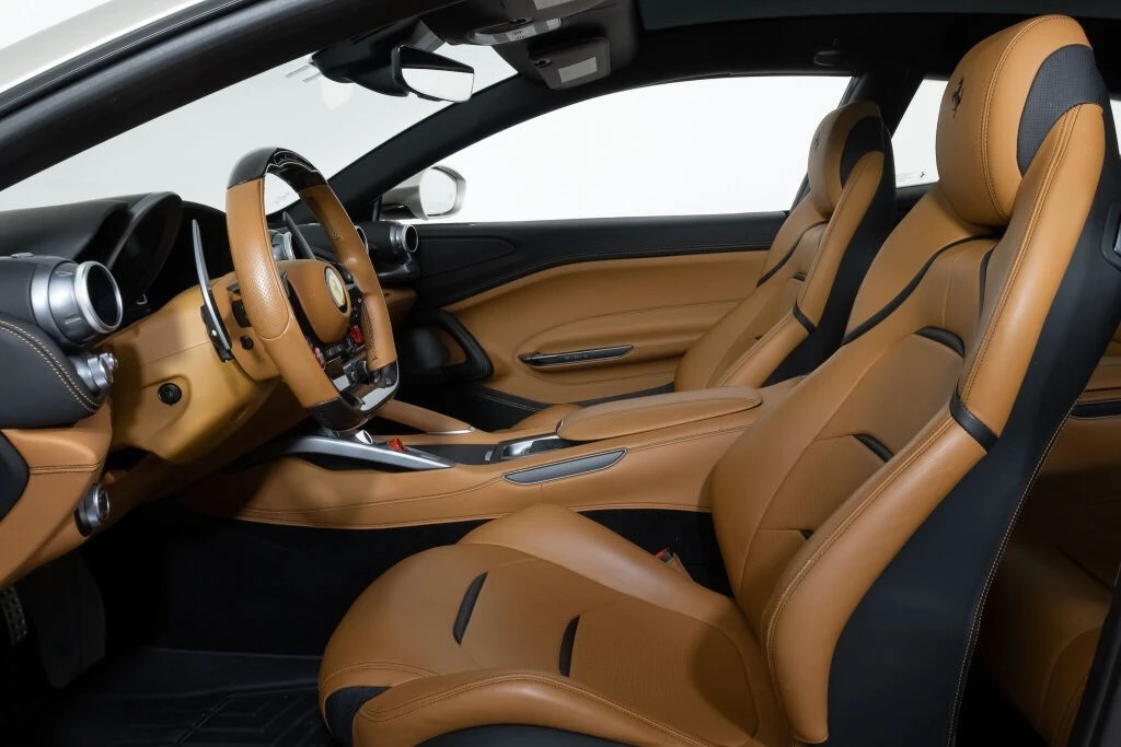 2019 Ferrari GTC4Lusso - Image 4 of 21