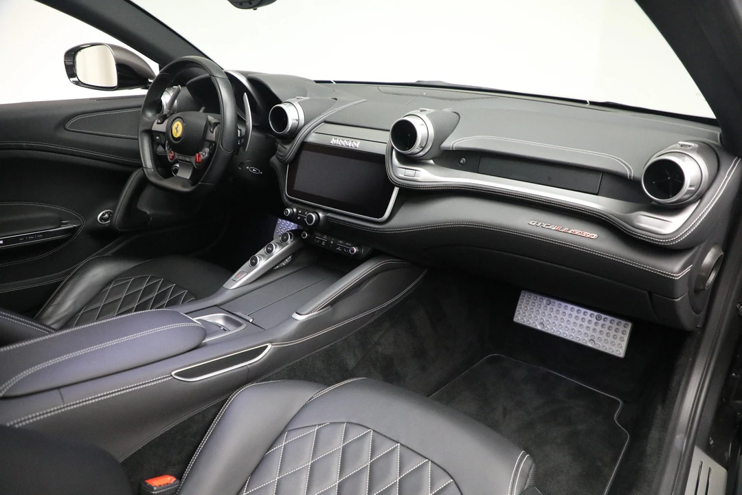 2019 Ferrari GTC4Lusso - Image 18 of 25